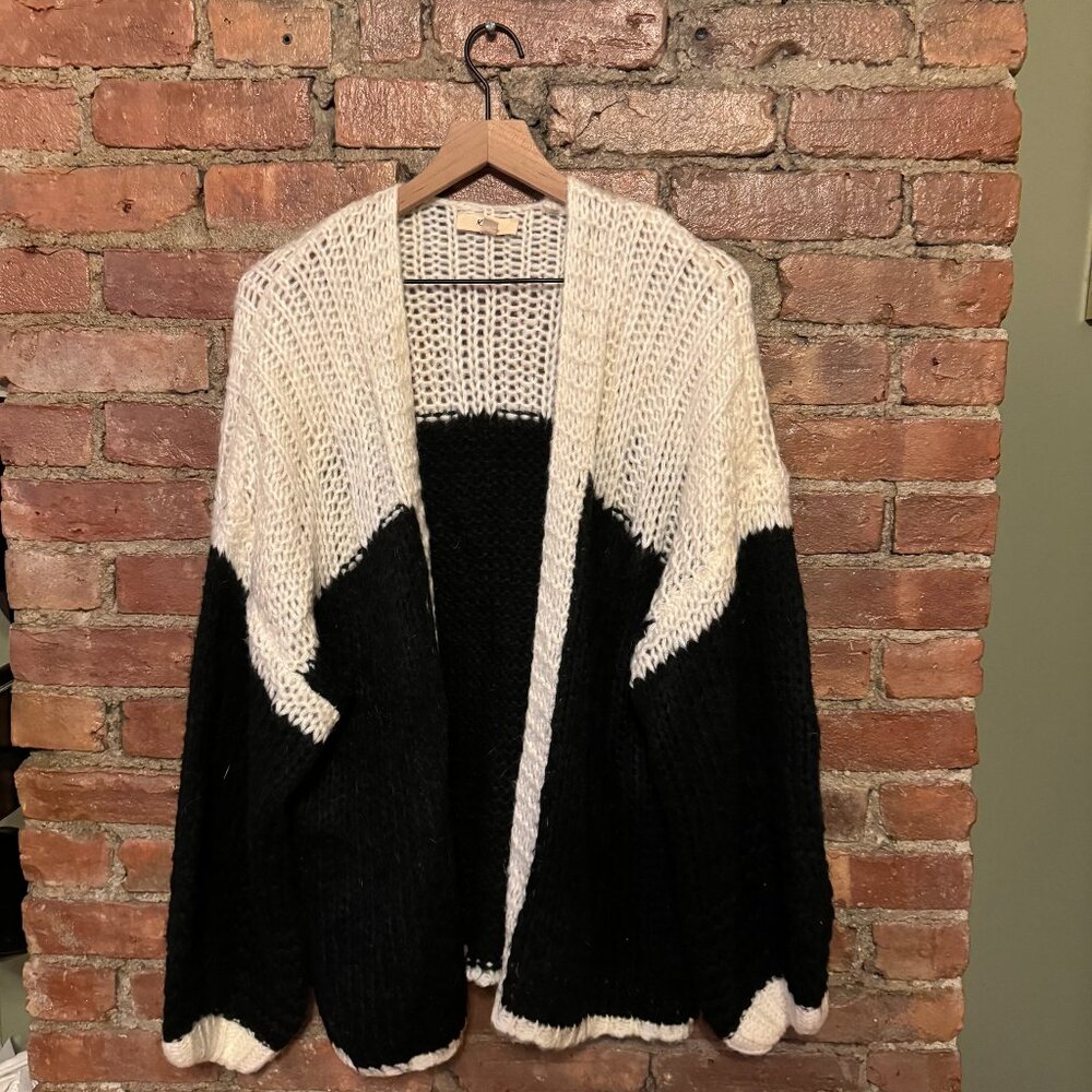 KyeMi Chunky Knit Black and White Cardigan